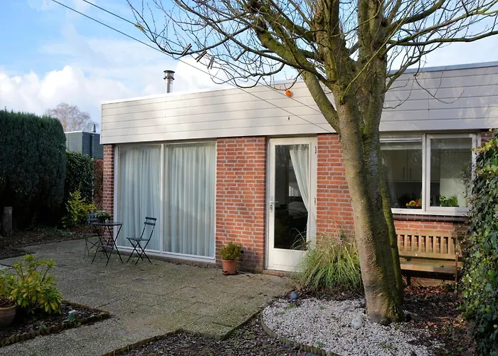Bungalow In Noordwijkerhout Near Lake